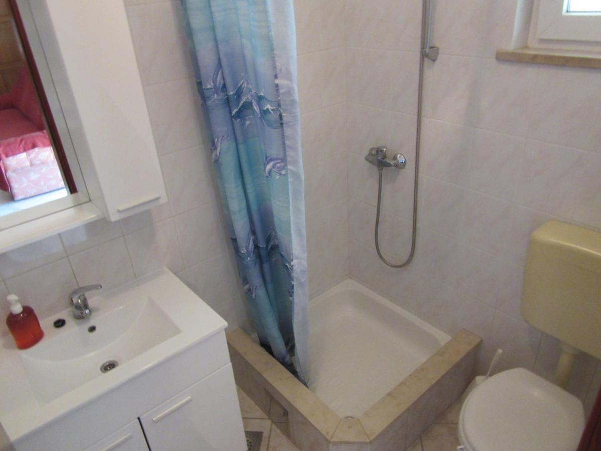 Apartments Gojevic Бол Екстер'єр фото