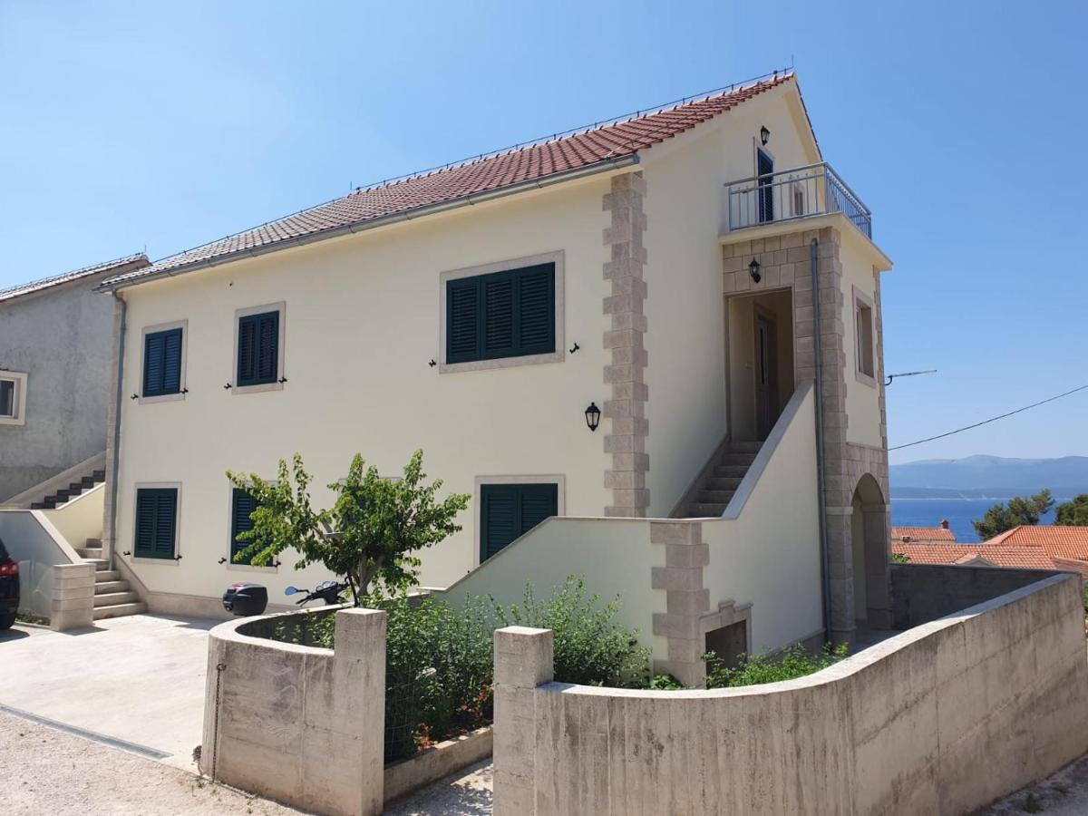 Apartments Gojevic Бол Екстер'єр фото