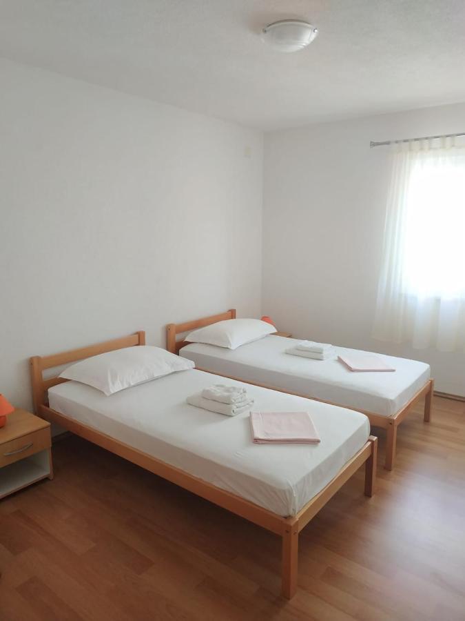Apartments Gojevic Бол Екстер'єр фото