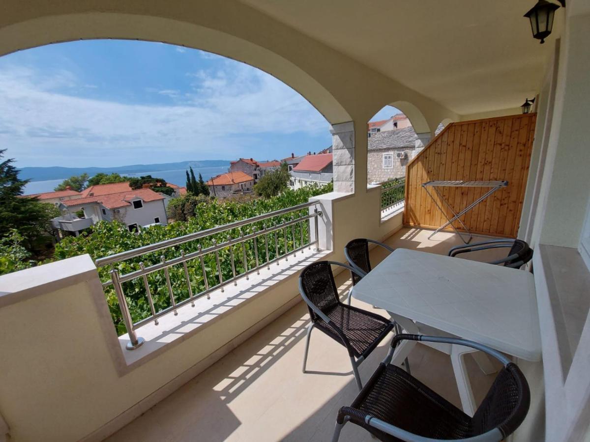 Apartments Gojevic Бол Екстер'єр фото