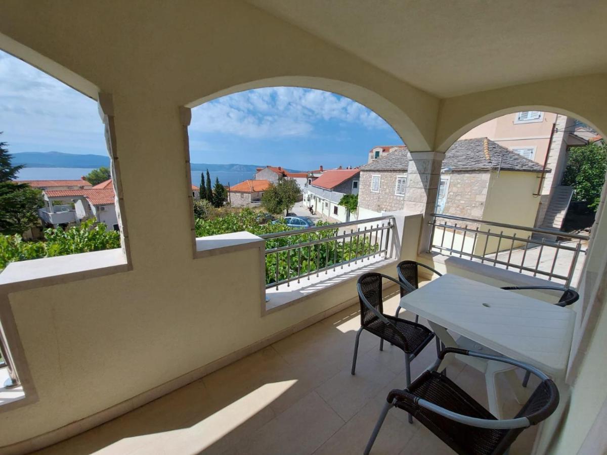 Apartments Gojevic Бол Екстер'єр фото