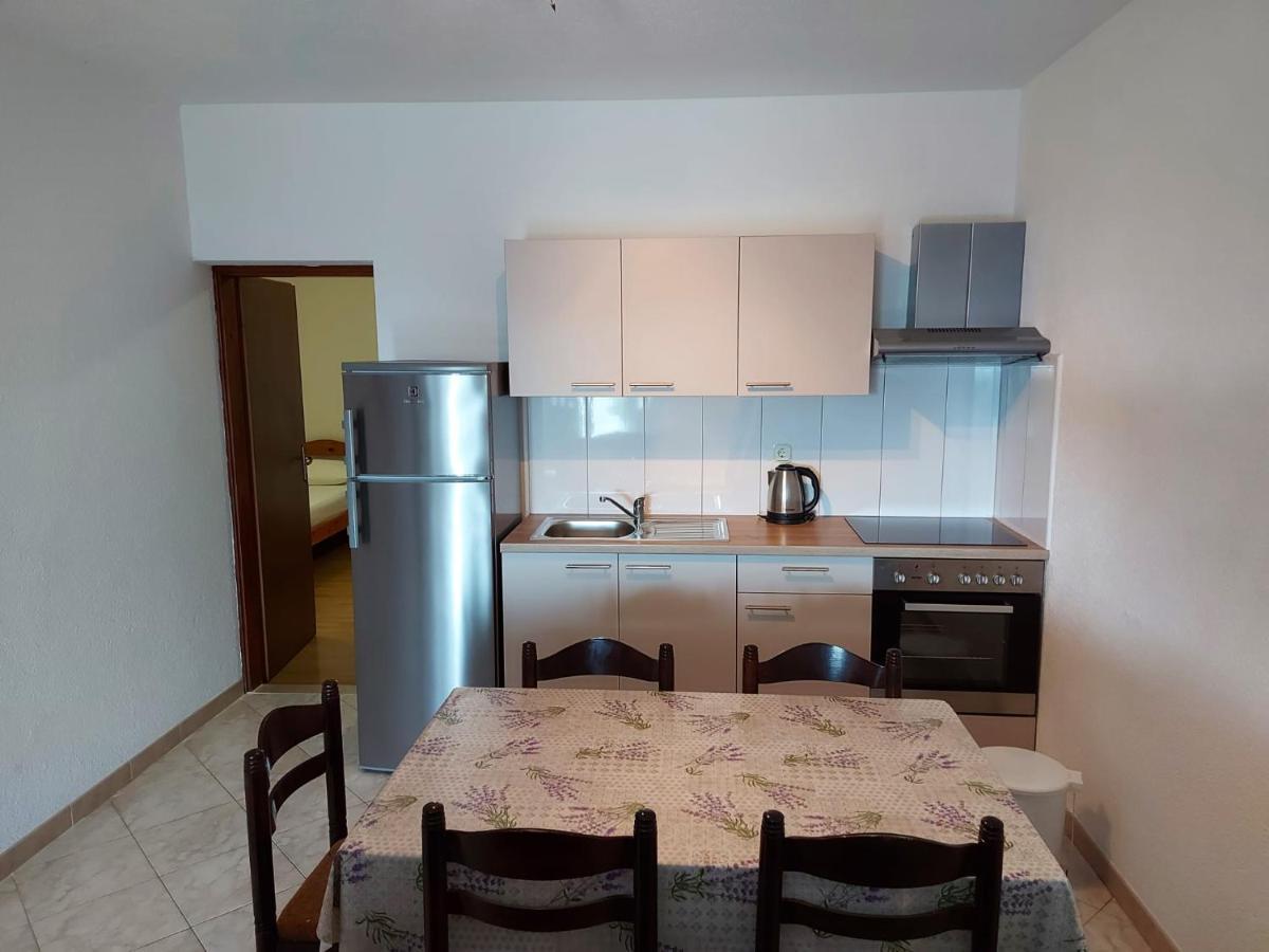 Apartments Gojevic Бол Екстер'єр фото