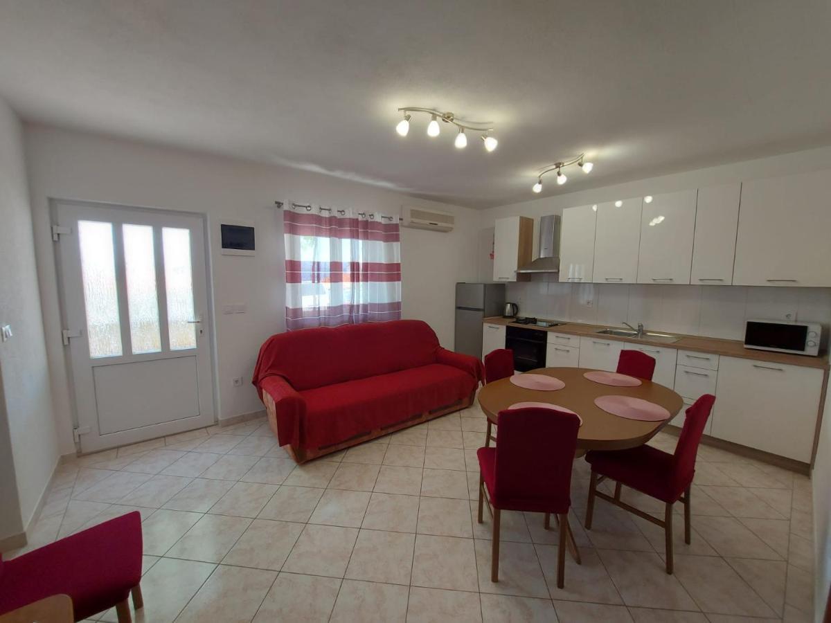 Apartments Gojevic Бол Екстер'єр фото