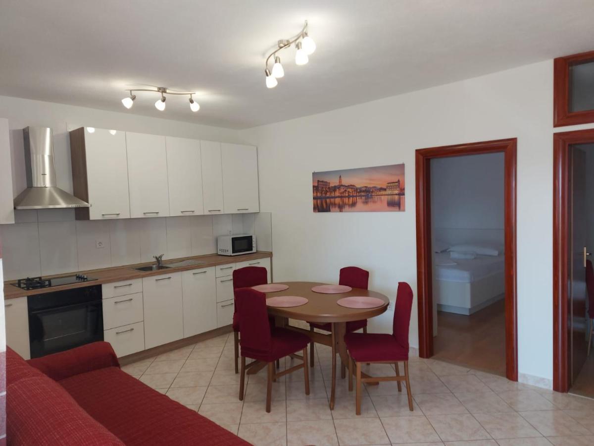 Apartments Gojevic Бол Екстер'єр фото